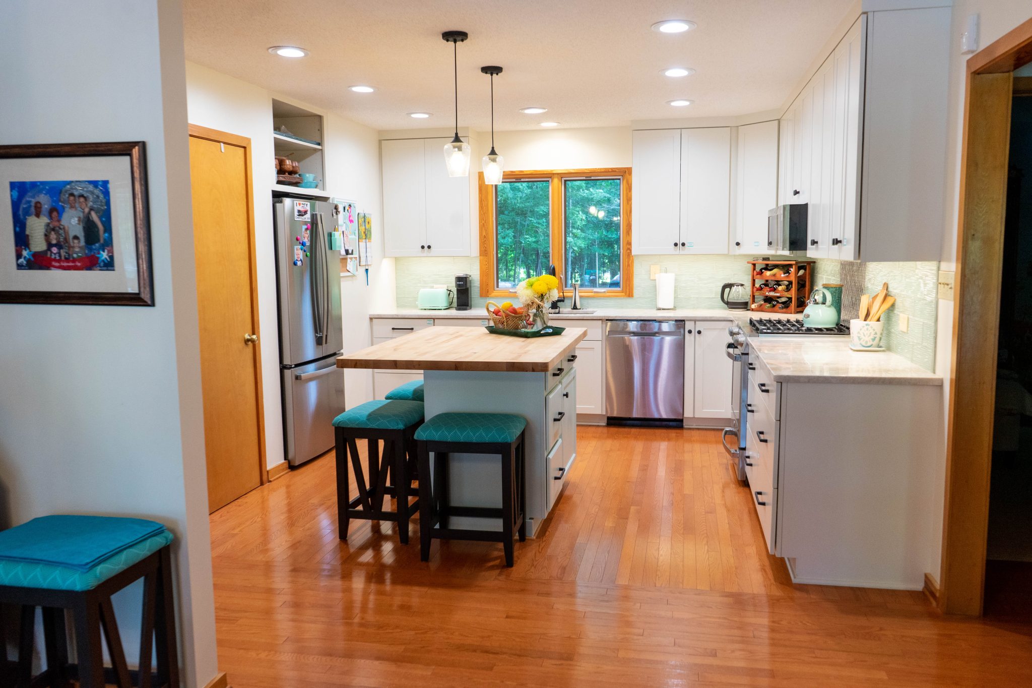 Transitional Kitchen Remodel by Harbor Point Contracting, Inc. — Project 1 project photo